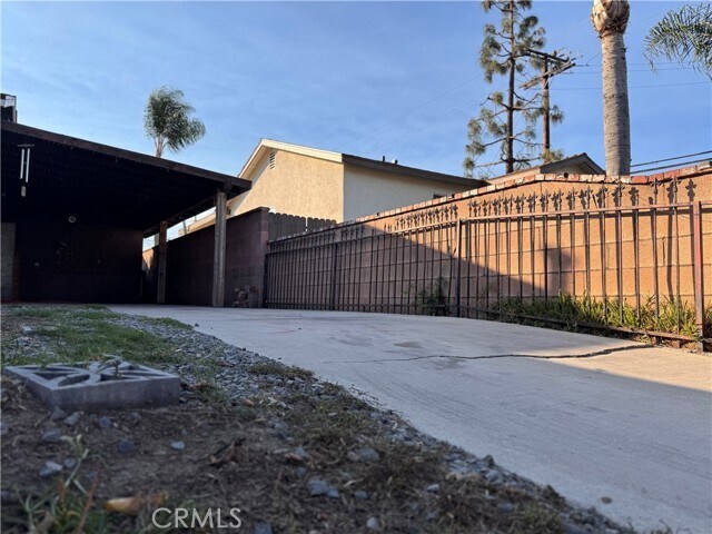 Building Photo - 6105 Woodlawn Ave