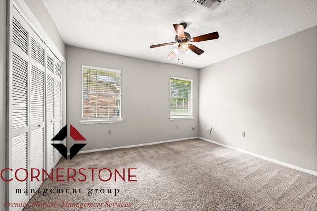 Building Photo - 4 Bed / 2 Bath | $2,000/mo | Move-in Ready