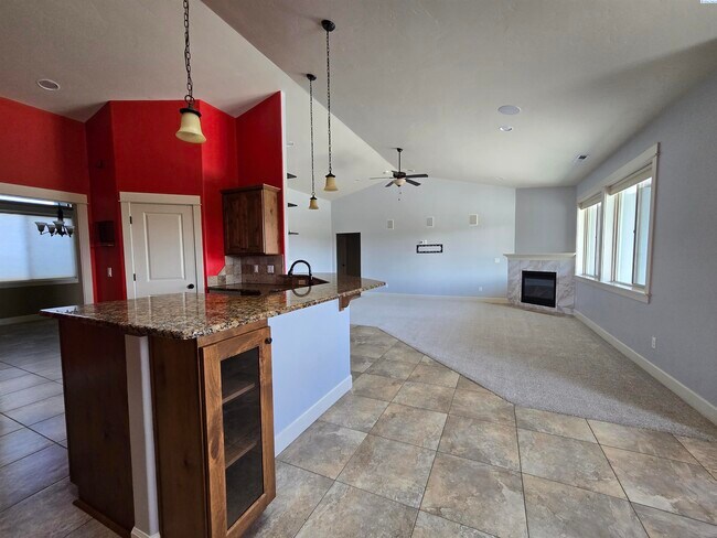 Building Photo - 3/4 Acre lot with Pool/Hot and Lawn Care I...