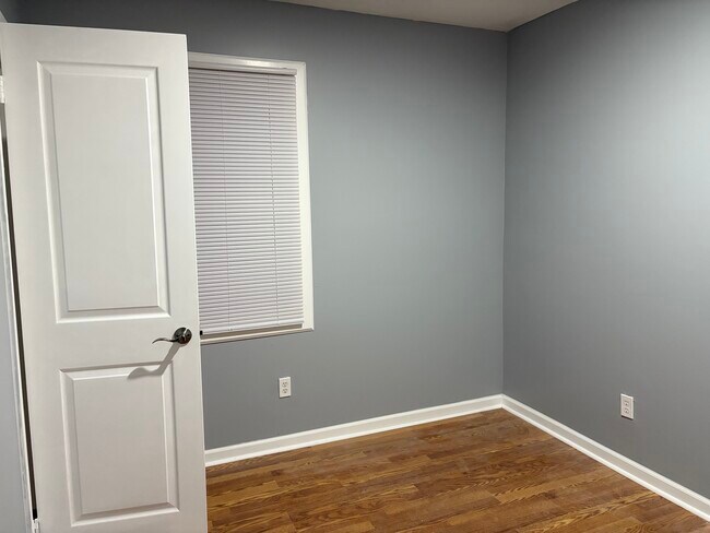 Building Photo - 15886 Northlawn St