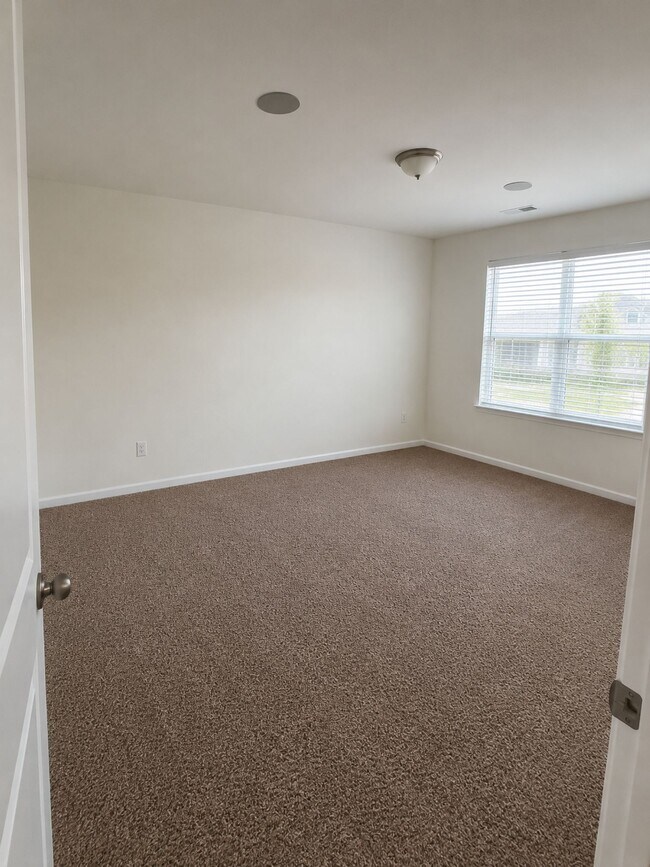 Building Photo - 2572 Shoal Park Rd
