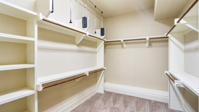Building Photo - 2191 Helsminster Dr