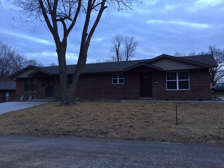 Building Photo - 301 Montgomery St