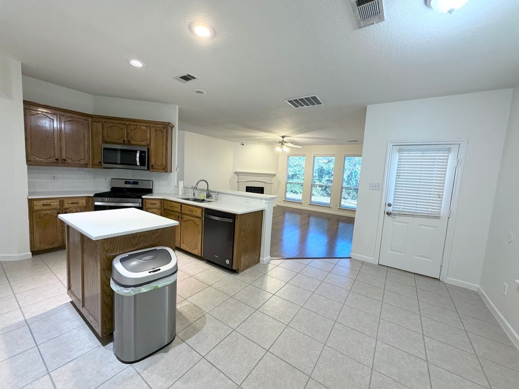 Building Photo - 3917 Old Richwood Ln