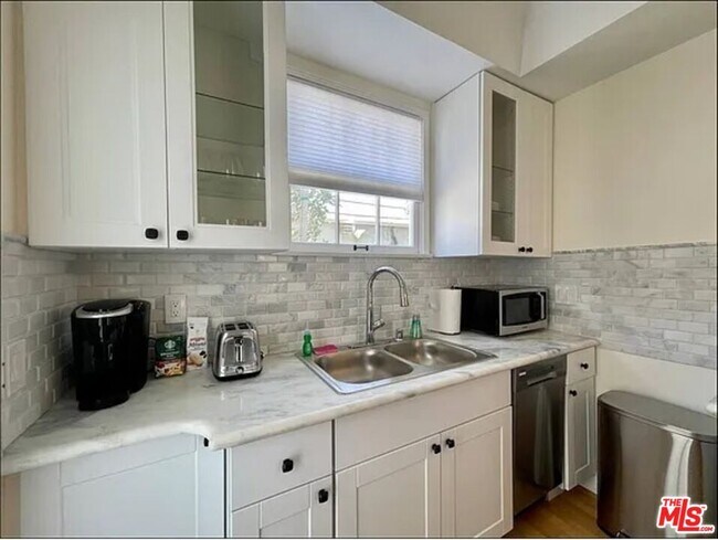 Building Photo - 429 Ocean Ave