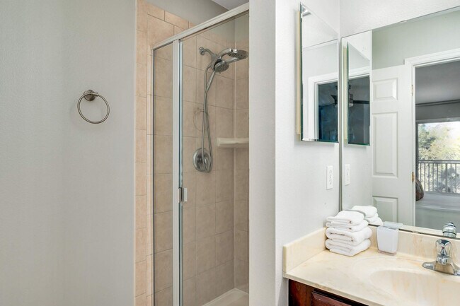 Building Photo - 875 Assembly Ct