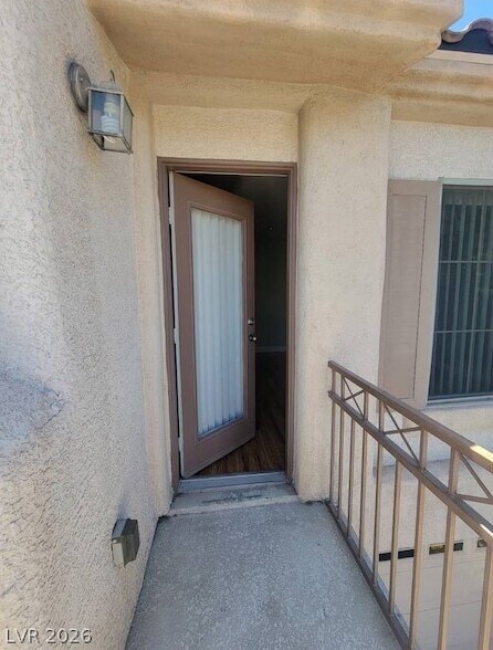 Building Photo - 9577 Villa Adastra Ave