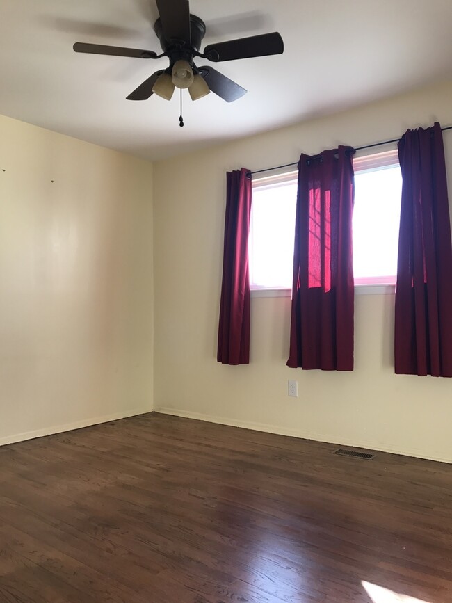 Building Photo - 4 BED/2 BATH ADORABLE, SPACIOUS SINGLE FAMILY HOME ---- FORREST DR. CANTON