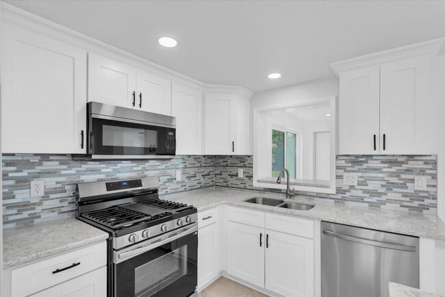 Building Photo - 5600 Bayou Grande Blvd NE