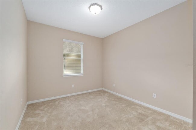 Building Photo - 5587 NW 40th Pl