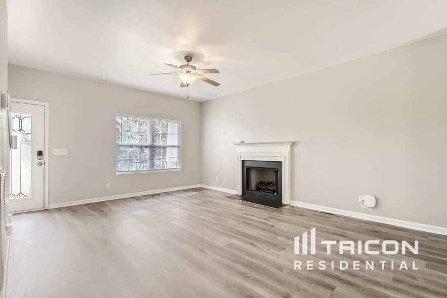 Building Photo - 4006 New London Ct