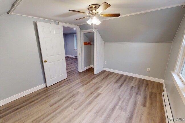 Building Photo - 118 Pries Ave