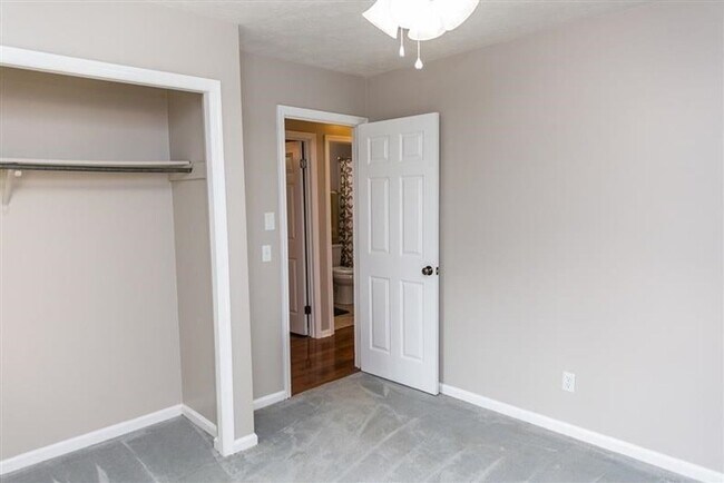 Building Photo - Rare Find... Detached Single Family Home in Purcell Park!