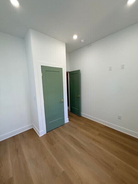 Building Photo - 1325 Kerbaugh St