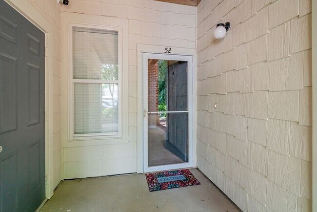 Building Photo - Waterfront Living at Its Finest - Beautifully Remodeled 3BR/2BA, 1st Floor, End Unit Condo on Lak...