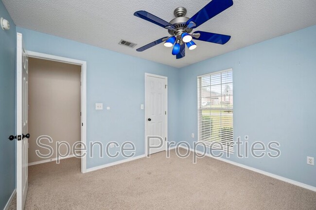Building Photo - 809 Travis Ct