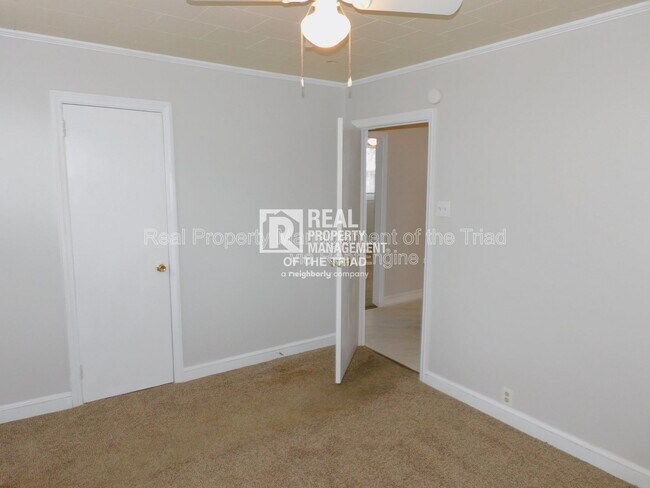 Building Photo - 3405 Derby Pl