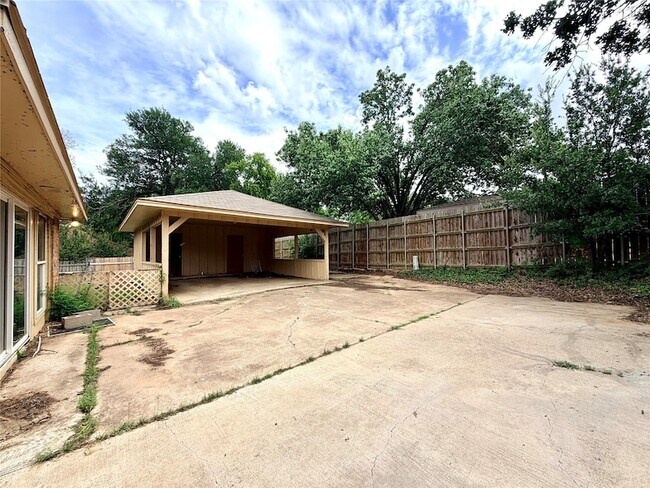 Building Photo - 1416 Sandy Creek Dr