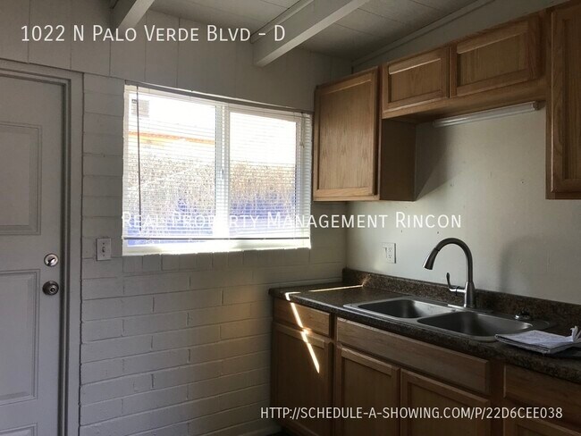 Building Photo - 1022 N Palo Verde Blvd