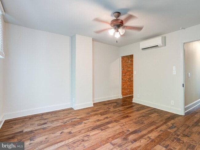 Building Photo - 2427 Perot St