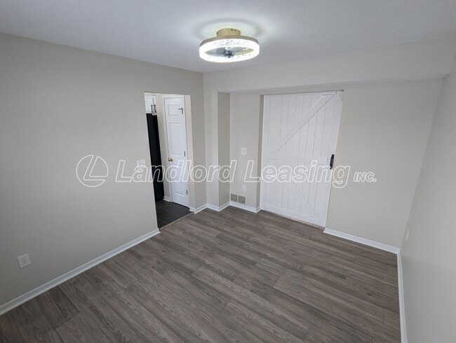 Building Photo - 35330 Oxford Ct