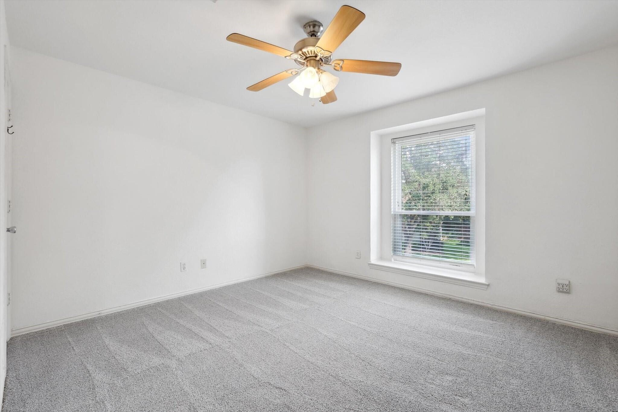 Building Photo - 6043 Fieldstone Dr