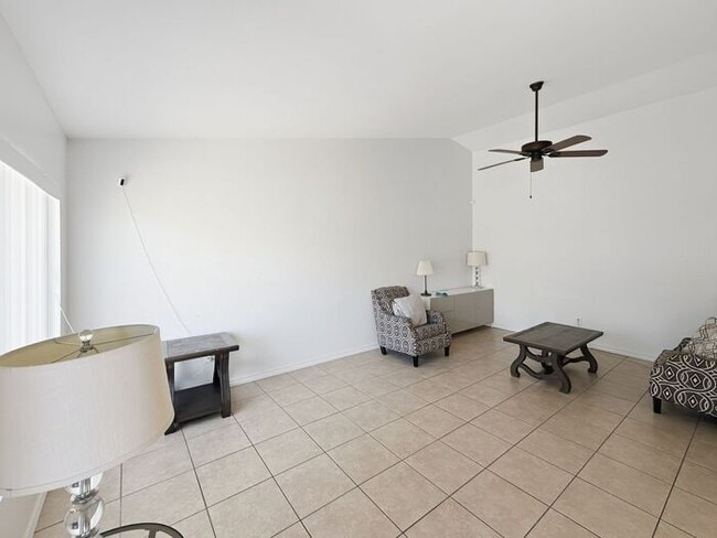 Building Photo - Townhome in the heart of Tempe!