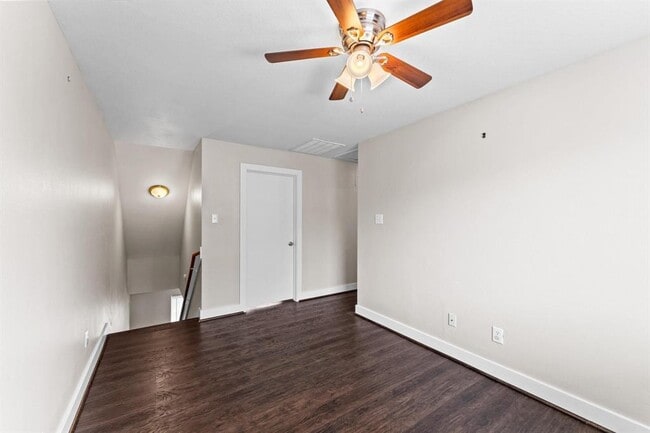 Building Photo - 7419 Ravenswood