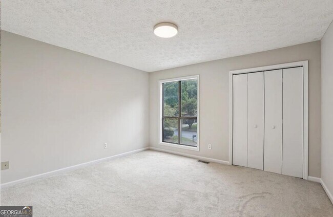 Building Photo - 270 St Simons Cove