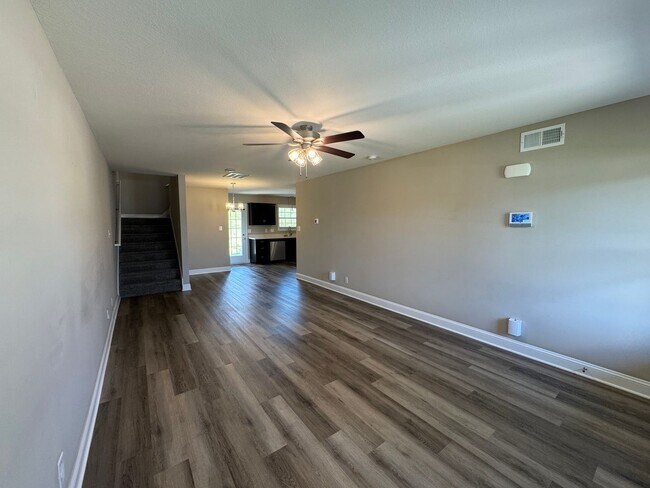 Building Photo - Gorgeous, Like New Home For Rent in Sango!