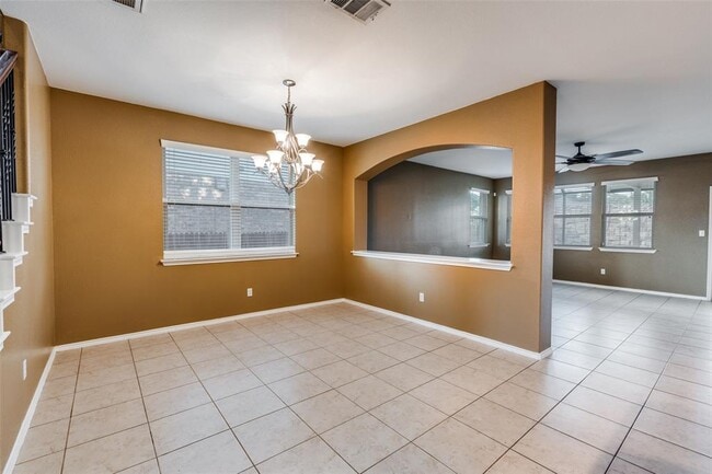 Building Photo - 305 Leather Oak Loop