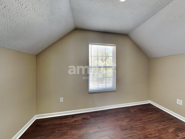 Building Photo - 12700 Hearthstone Dr