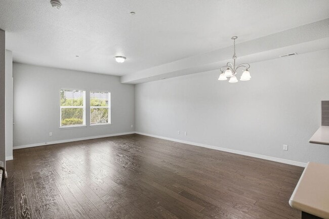 Building Photo - 3 Bedroom Townhome in Fort Collins