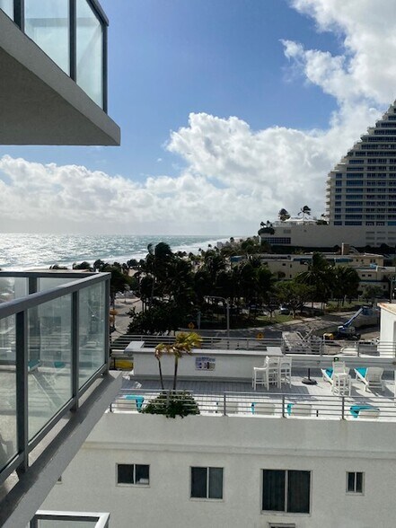 Building Photo - 209 N Fort Lauderdale Beach Blvd
