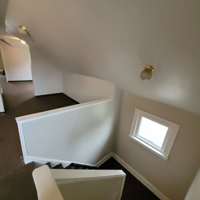 Building Photo - South Broadway 4 Bed 2 Bath Bungalow