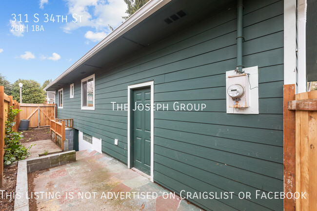 Building Photo - Bright and spacious 2 bedroom home in Tacoma!