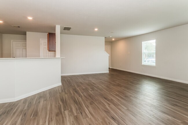 Building Photo - 5623 Latta Plantation Dr