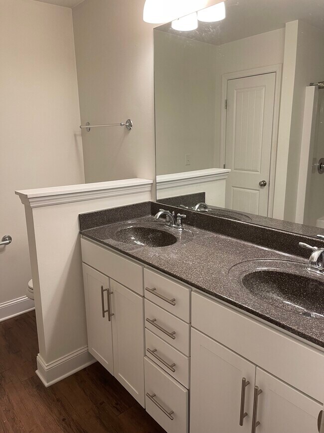 Building Photo - 1511 Joy St SE