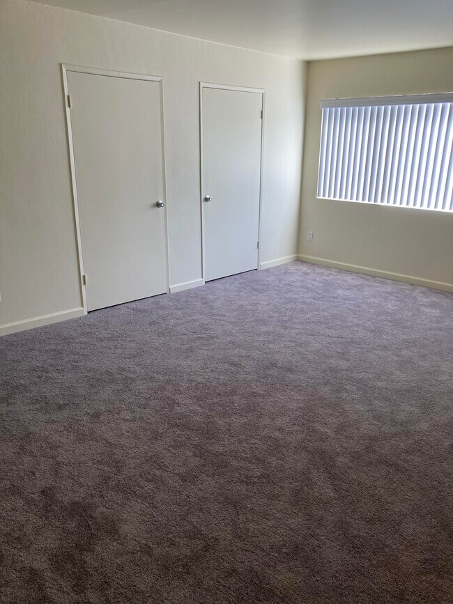 Building Photo - 12264 Chandler Blvd