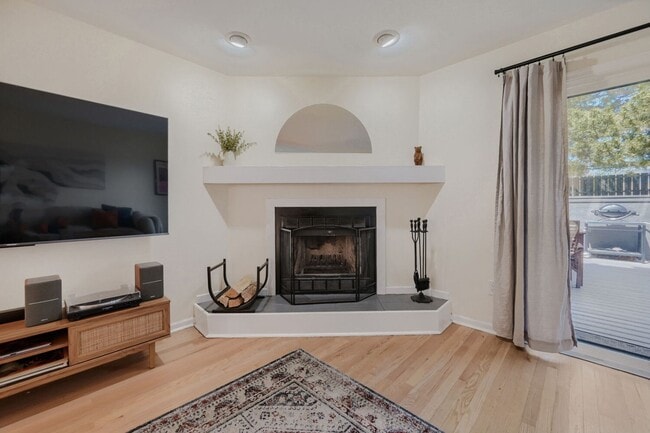 Building Photo - 3015 Edison Ct