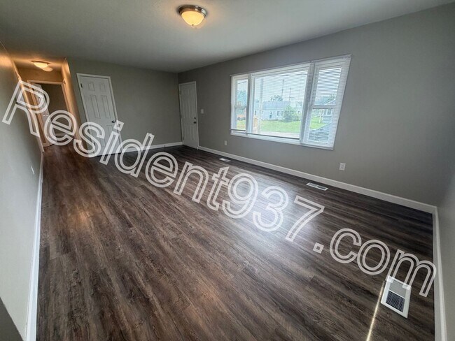 Building Photo - Completely Updated 3 bed 1 Bath home!