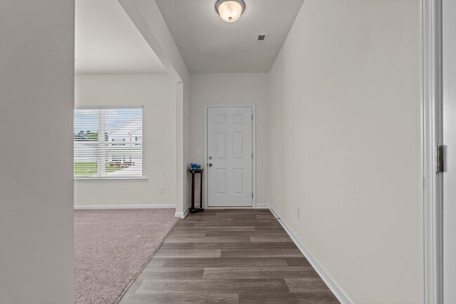 Building Photo - 827 Biltmore Dr