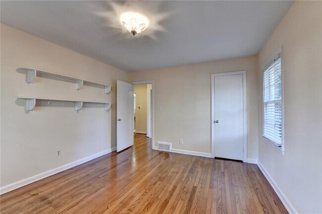 Building Photo - 4597 Briarcliff Rd NE
