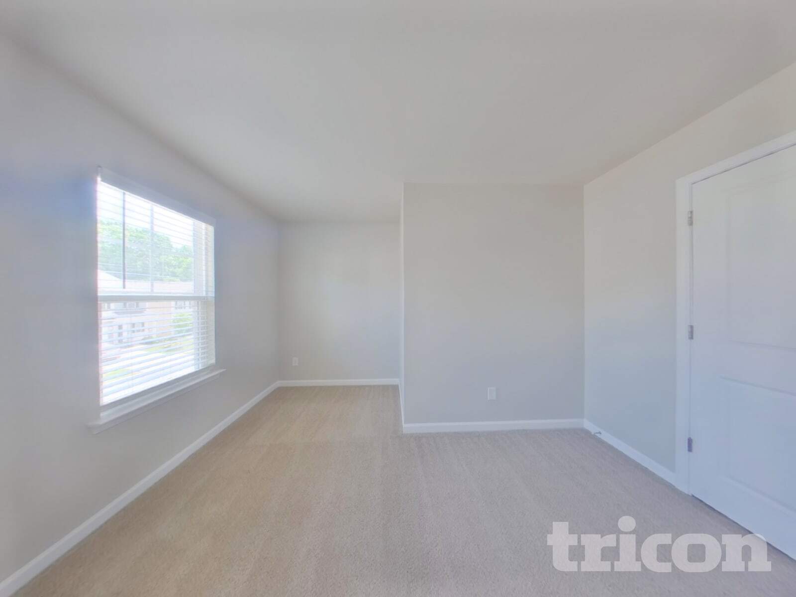 Building Photo - 142 Spring Knoll Dr