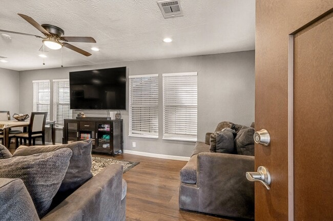 Building Photo - 234 E 1st St