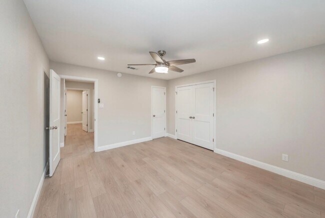 Building Photo - 4904 Arborlawn Dr