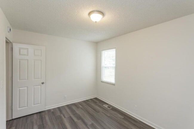 Building Photo - 3104 Kinwood Dr
