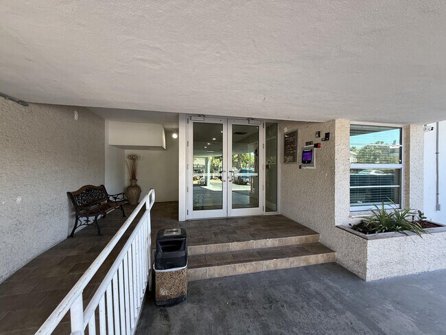 Building Photo - 13155 Ixora Ct