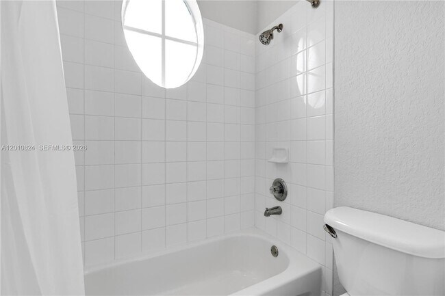 Building Photo - 8741 NW 111th Ct