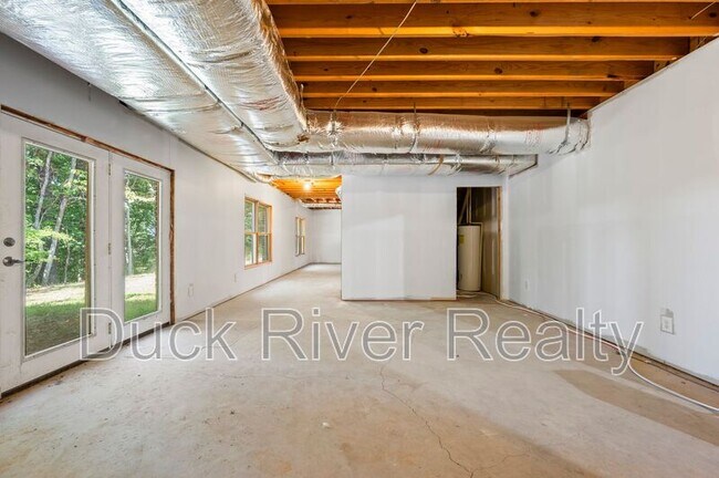 Building Photo - 1963 TN-166